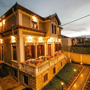 Hotel Mano, Korce