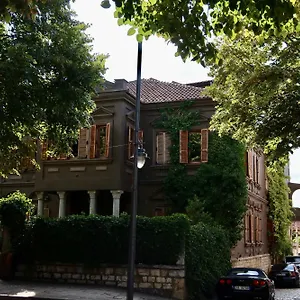 Life Gallery & Hotel